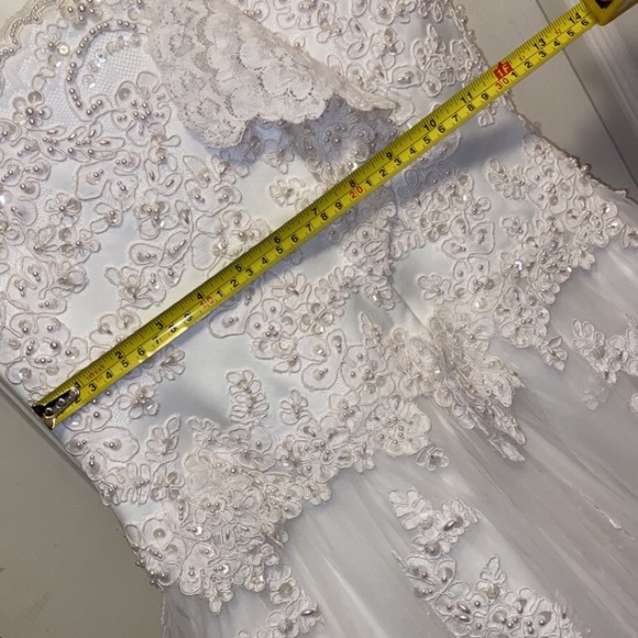 Wedding Dress - Picture 14 of 16